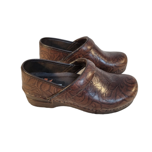Dansko XP Floral Paisley Tooled Brown Leather Clog Closed Toe Open Heel Shoe 37 - Picture 4 of 16